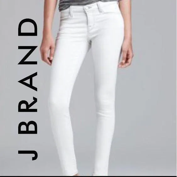NEW-J Brand White Out 'Legging' Jeans - Size 25 or 7AU