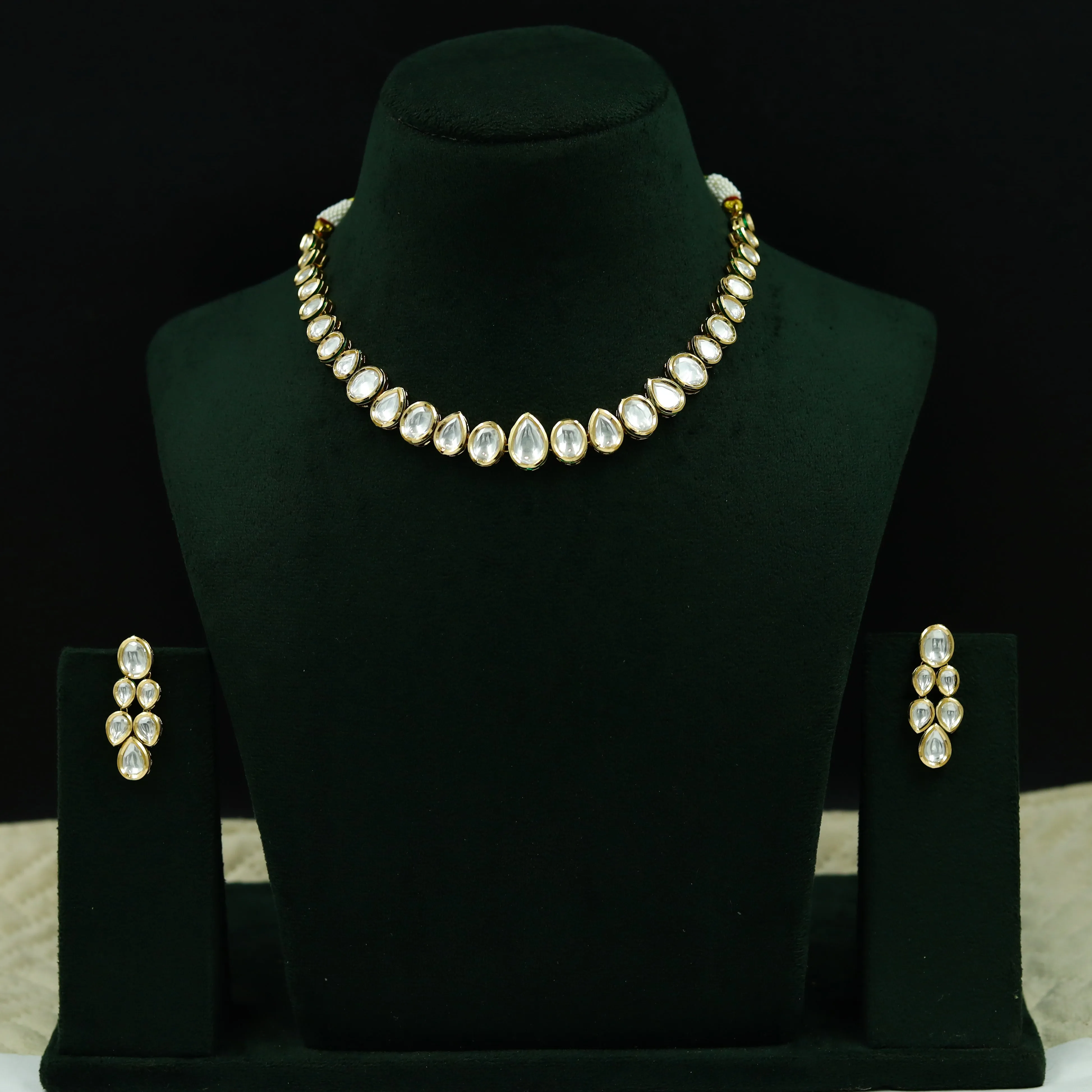 Round Neck Kundan Necklace Set 12192-28