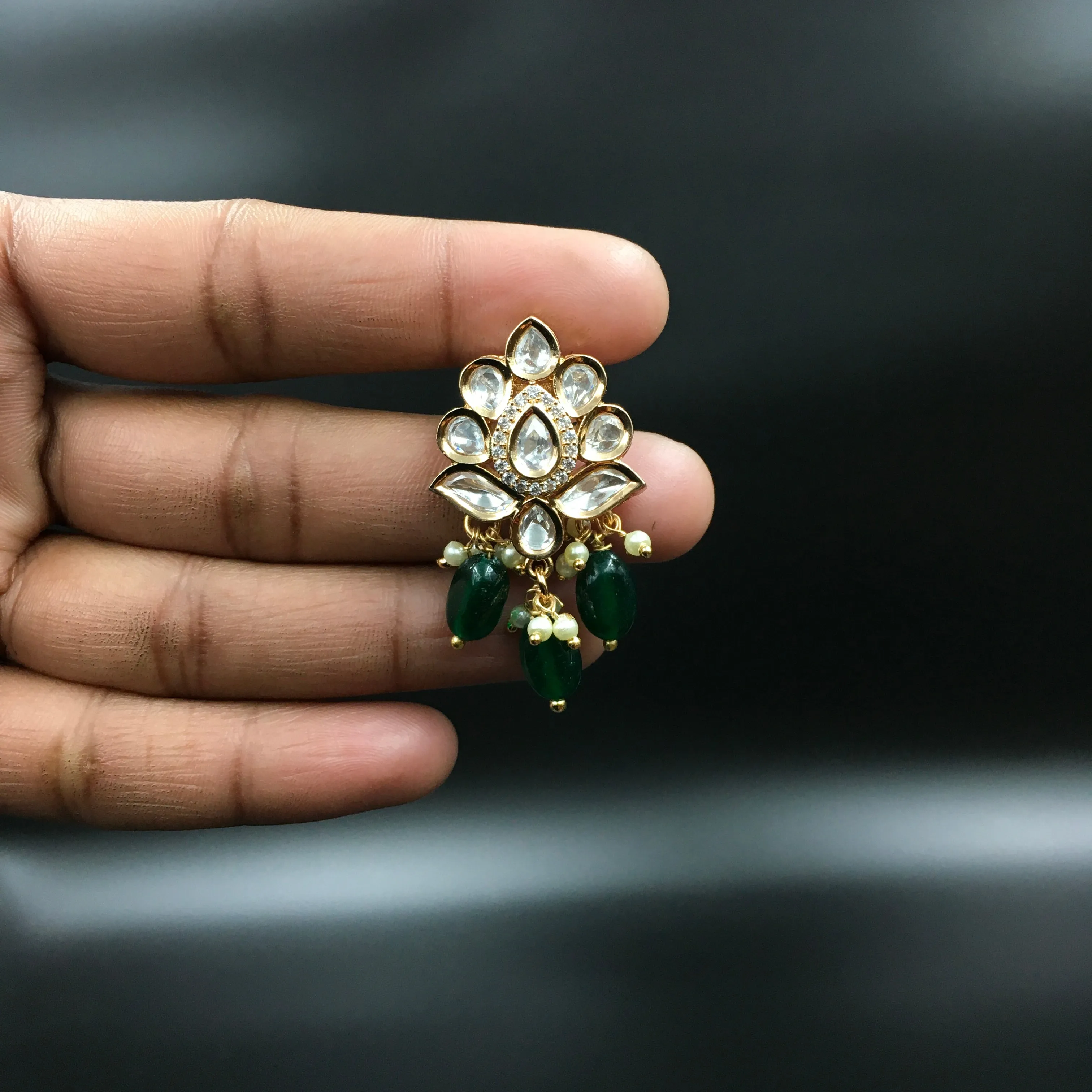 Round Neck Kundan Necklace Set 12208-28