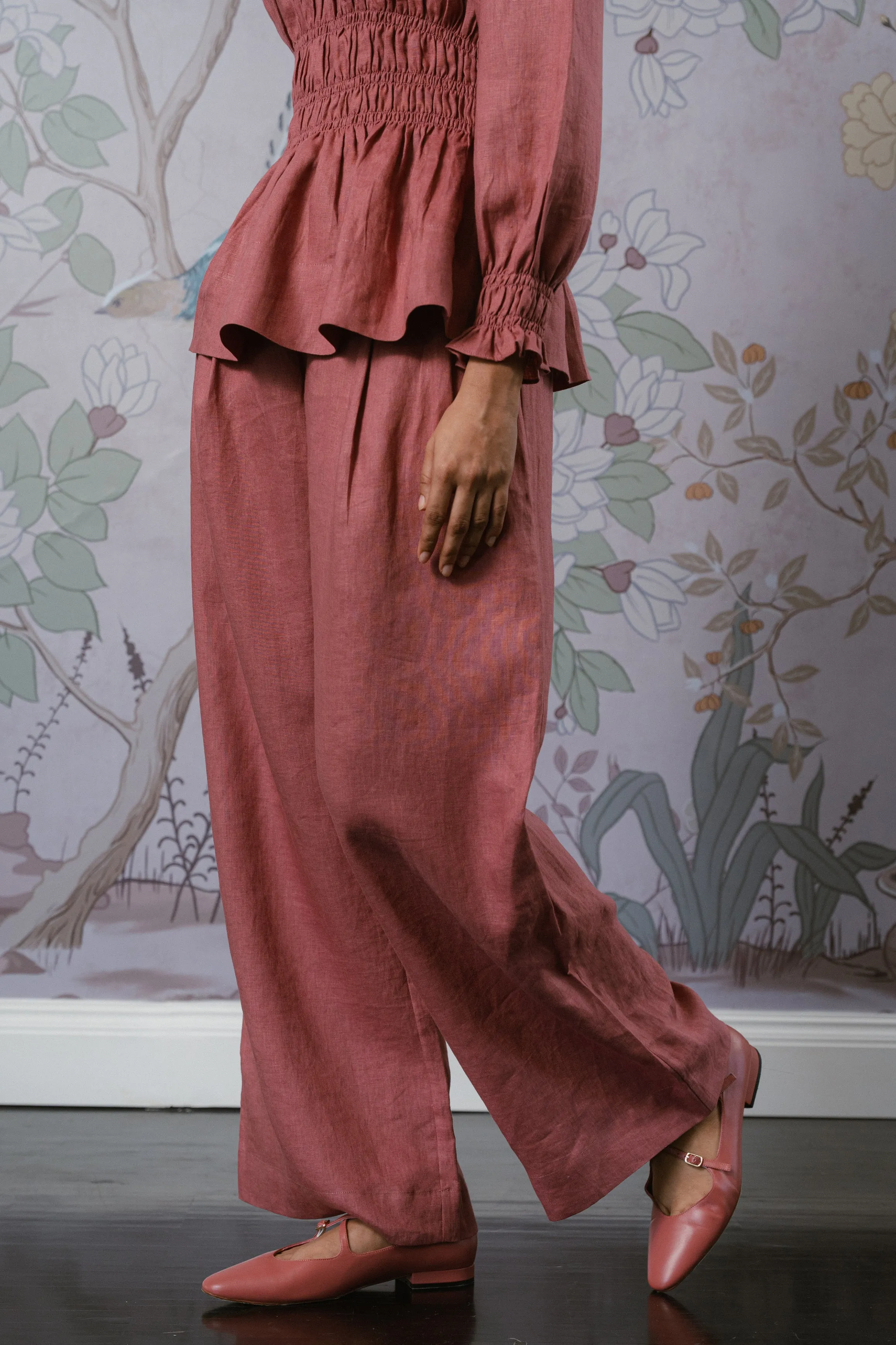 The Great Linen Trousers in Mauve Pink